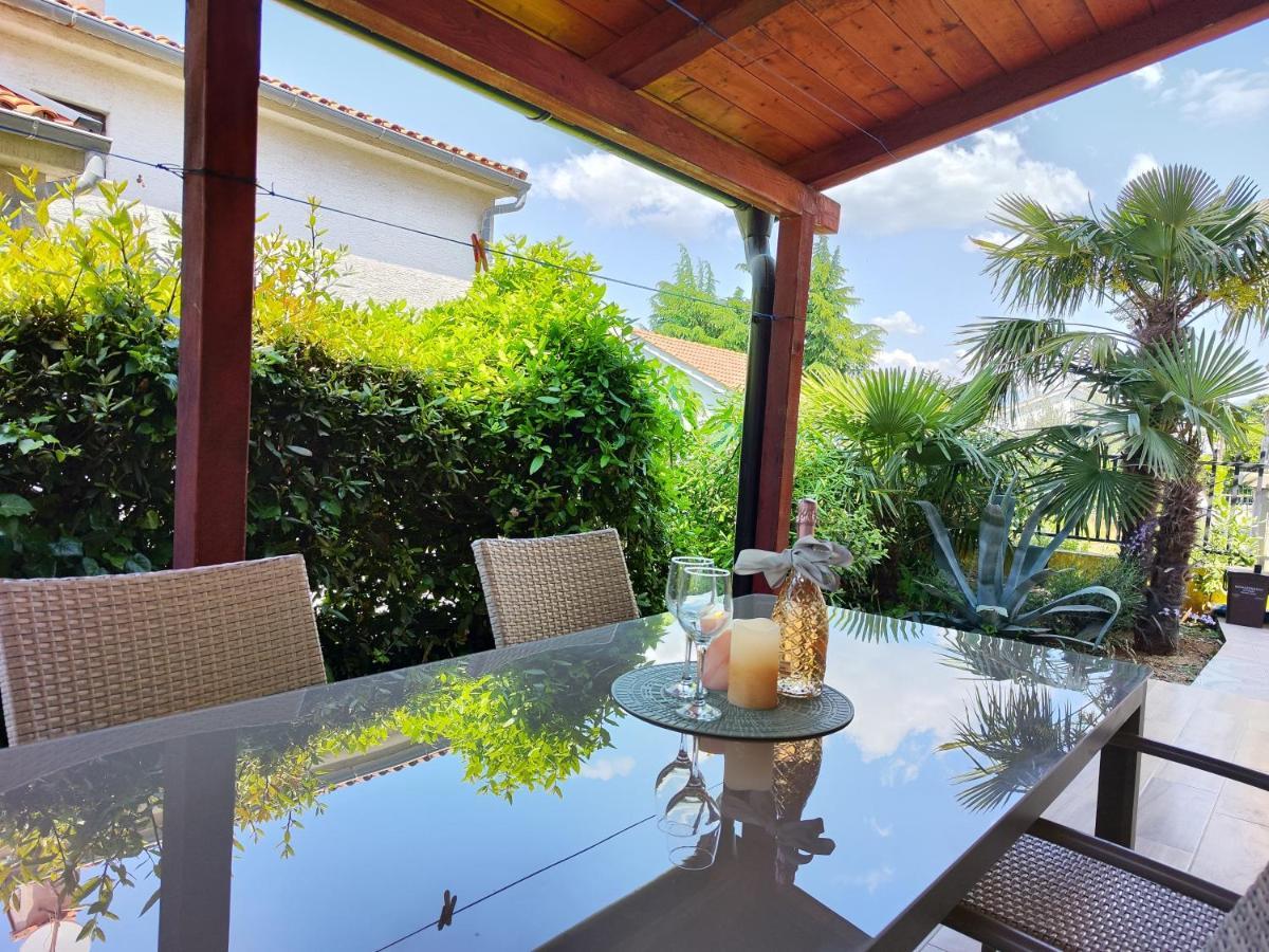 Apartments Orhidelia נייביצה מראה חיצוני תמונה