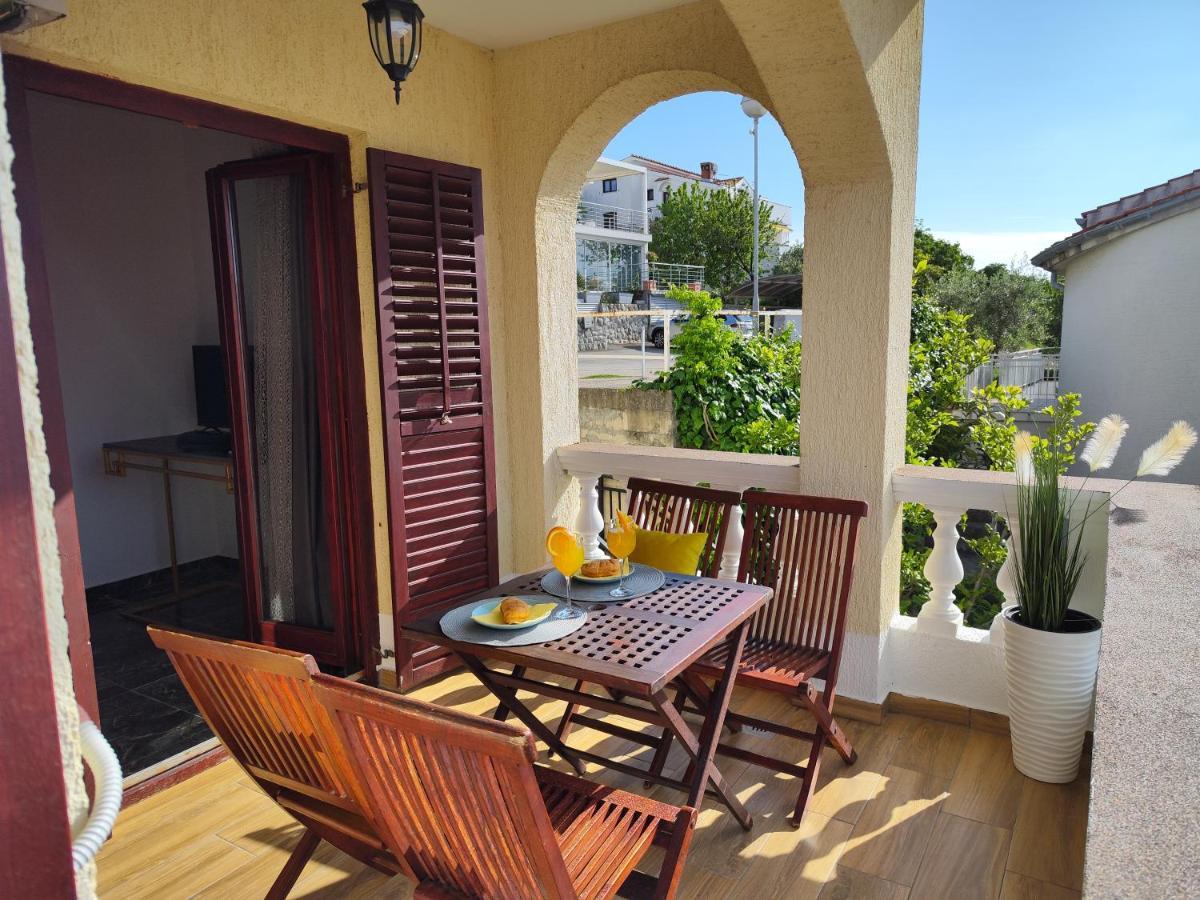 Apartments Orhidelia נייביצה מראה חיצוני תמונה