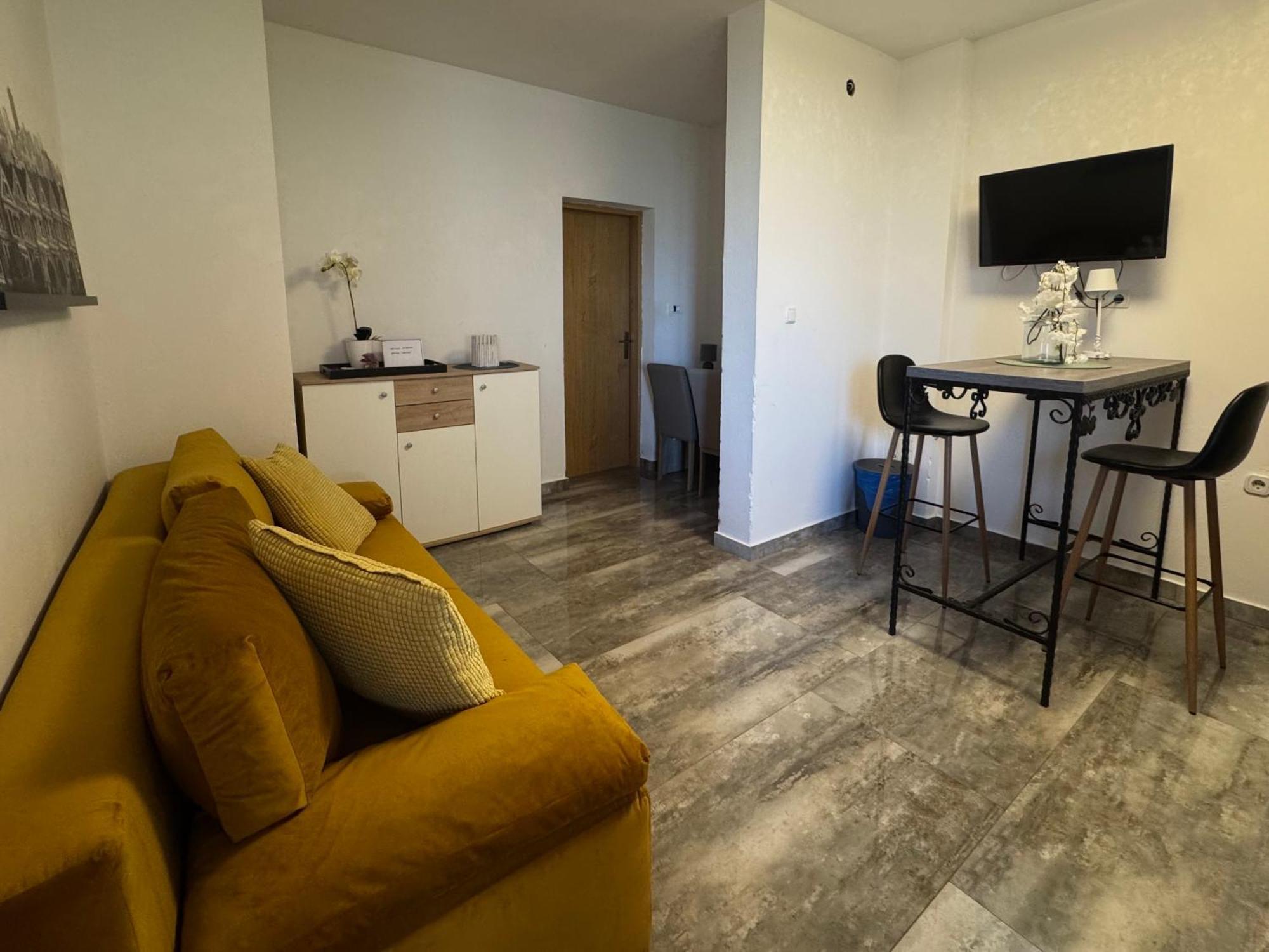 Apartments Orhidelia נייביצה מראה חיצוני תמונה